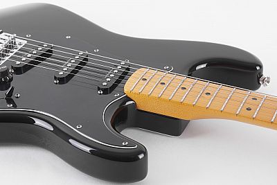 Squier Vintage Modified Stratocaster 70's MN BLK