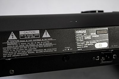 Yamaha W7 - syntezator