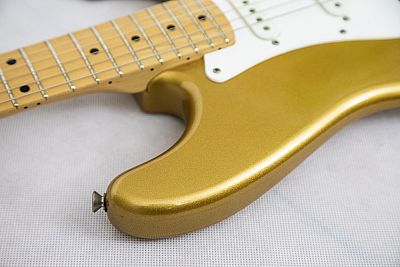 Squier Affinity Strat Gold