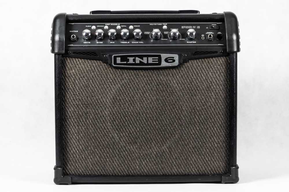 Decybelix: Line 6 Spider IV 15