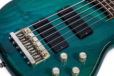 Ibanez SR 506